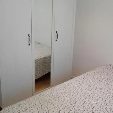 Apartamento 3 Dormitorios En Sanchez Preciados Madrid Exterior photo